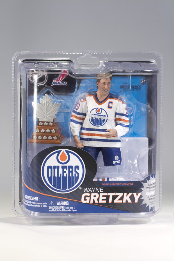 Wayne Gretzky collector fled Fort McMurray with bags full of