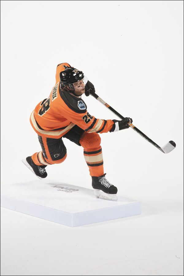 CLAUDE GIROUX PHILADELPHIA FLYERS 2017 NHL ARTIFACTS PLAYER CARD MOUNTED ON  A 4 X 6 BLACK MARBLE PLAQUE at 's Sports Collectibles Store