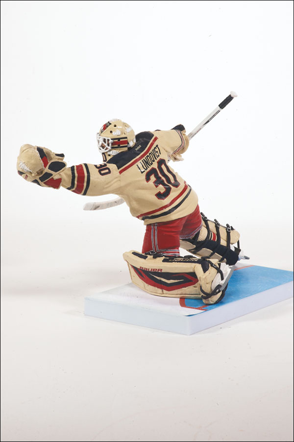 McFarlane NHL Series 32 Henrik Lundqvist Action Figure (White Jersey)