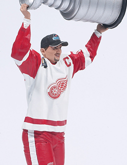 McFarlane Toys Detroit Red Wings Brett Hull Action Figure: NHL Series 2 -  Gameday Detroit